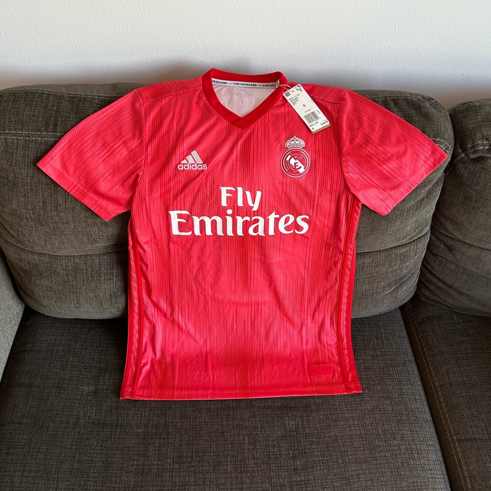 Adidas Authentic Real Madrid CF 2018 Spain Soccer DP5445 Red Jersey Men’s Sz: S